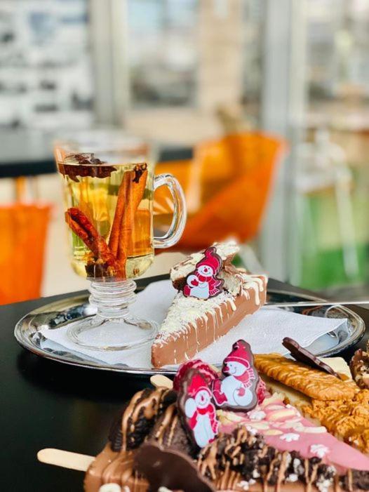 Aerocafe Hotell Partizánske Eksteriør bilde