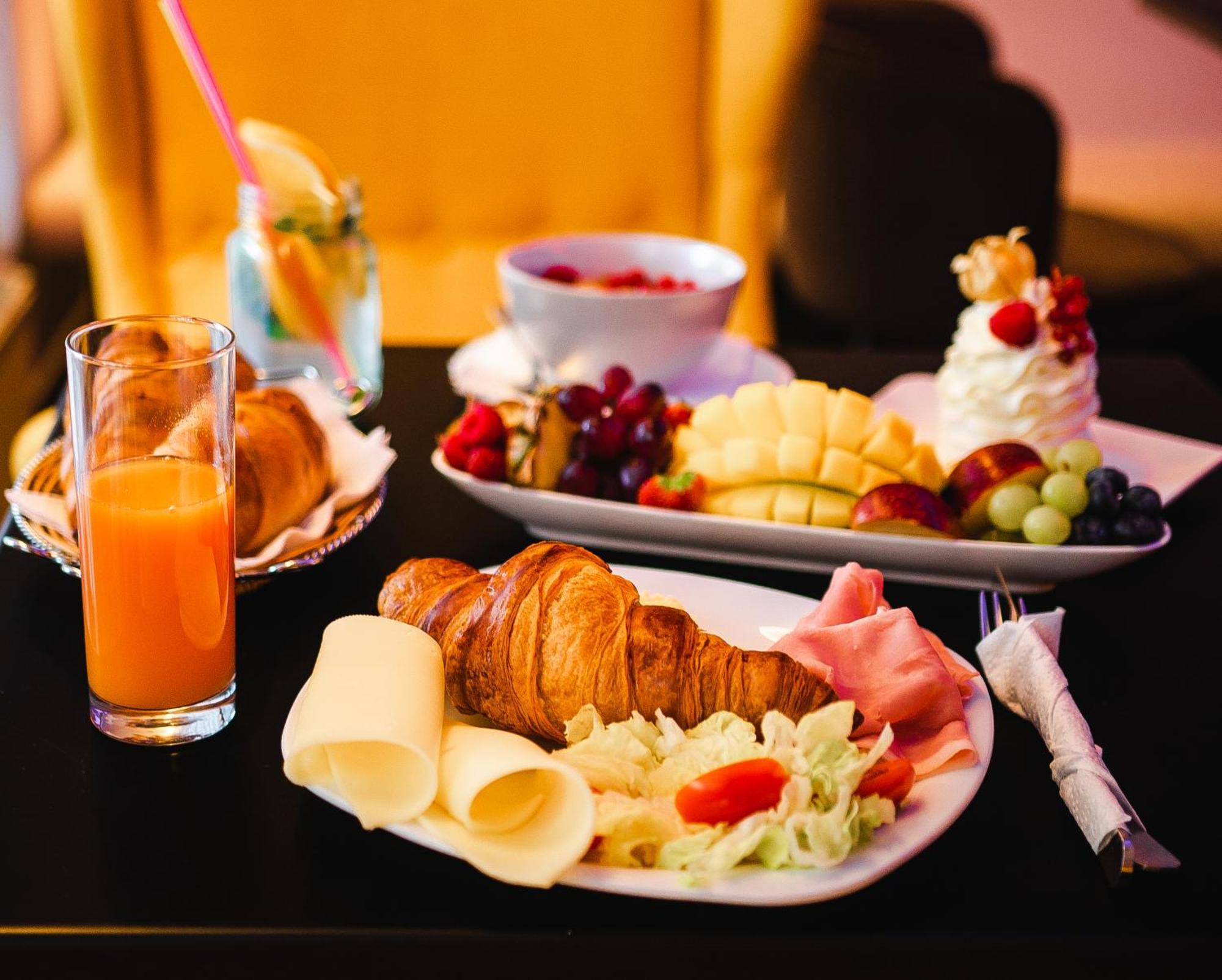 Aerocafe Hotell Partizánske Eksteriør bilde